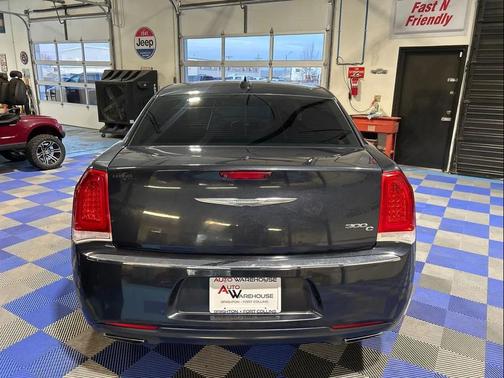 2017 Chrysler 300C Base