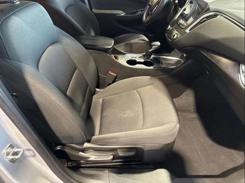 2021 Chevrolet Malibu FWD LT