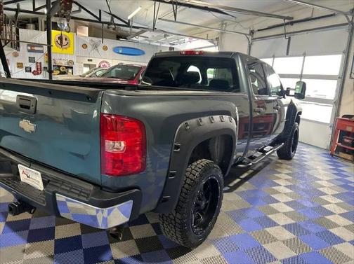 2009 Chevrolet Silverado 2500 LT Crew Cab