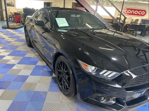 2016 Ford Mustang V6