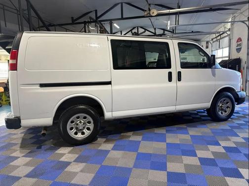 2009 Chevrolet Express 1500 Base