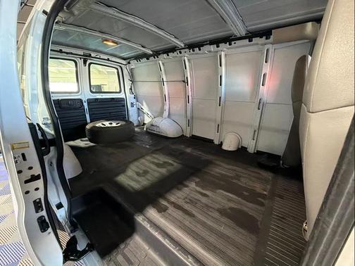 2009 Chevrolet Express 1500 Base