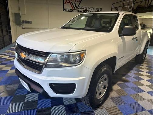 White 2017 Chevrolet Colorado WT