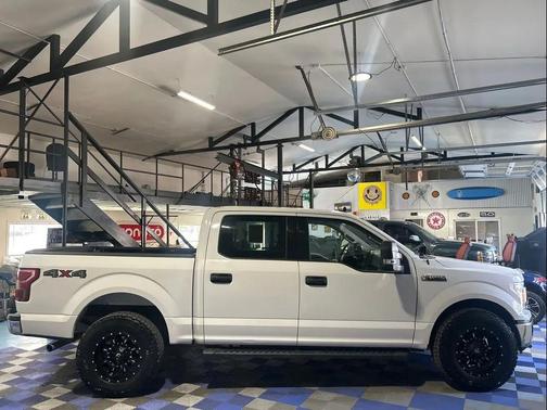 Oxford White 2019 Ford F-150 XLT