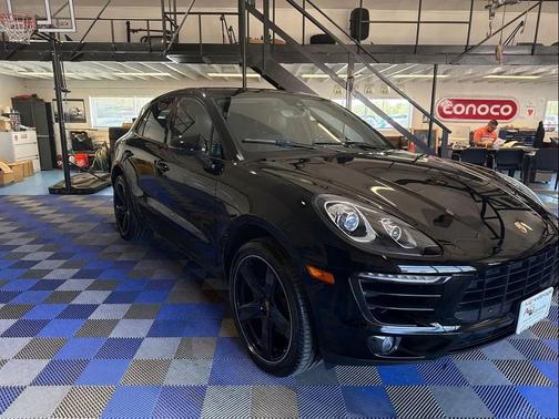 Black 2018 Porsche Macan Macan