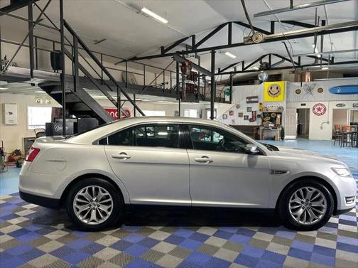 2016 Ford Taurus Limited