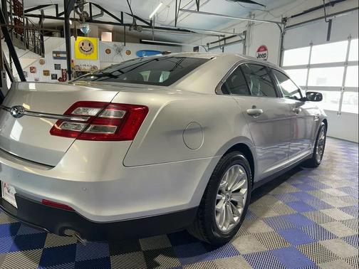 2016 Ford Taurus Limited