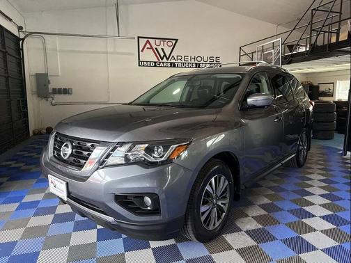 2017 Nissan Pathfinder SL