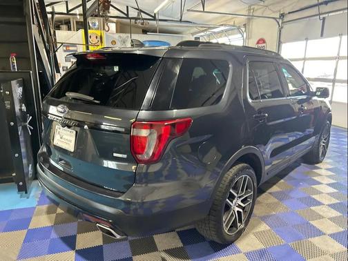 2017 Ford Explorer sport