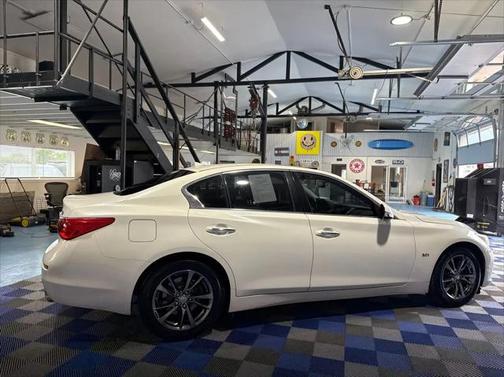 2017 INFINITI Q50 3.0t Signature Edition