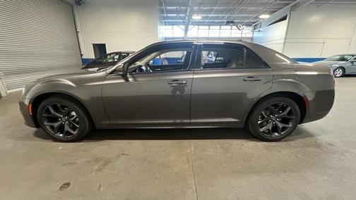 2023 Chrysler 300 Touring L