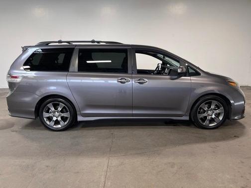 2015 Toyota Sienna SE