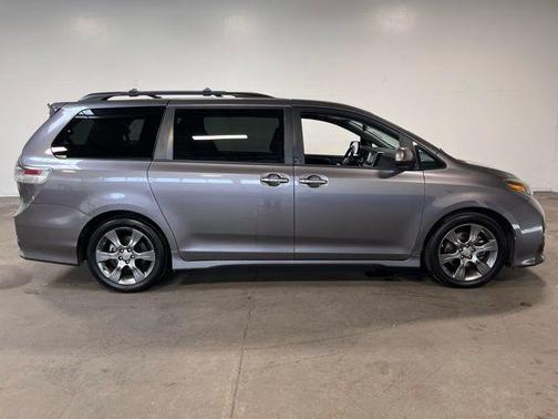 2015 Toyota Sienna SE