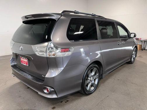 2015 Toyota Sienna SE