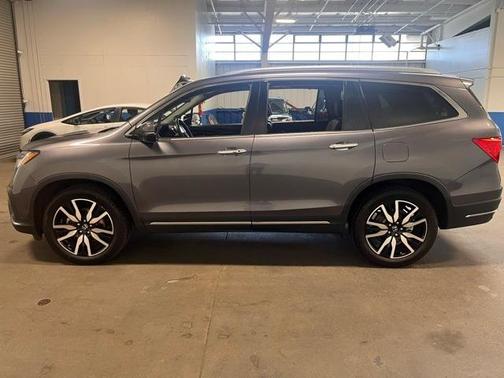 2022 Honda Pilot Touring 7-Passenger