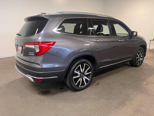 2022 Honda Pilot Touring 7-Passenger