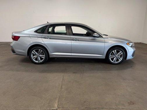 Pyrite Silver Metallic 2024 Volkswagen Jetta 1.5T SE