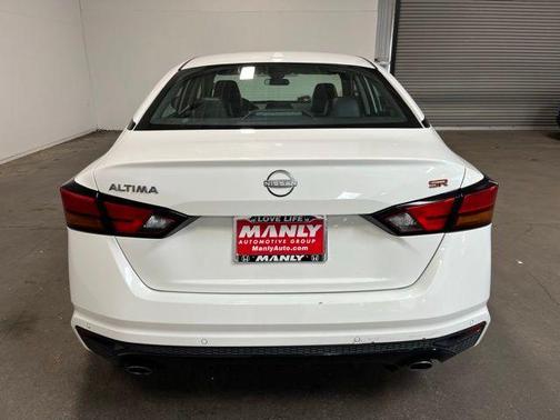 Glacier White 2024 Nissan Altima 2.5 SR