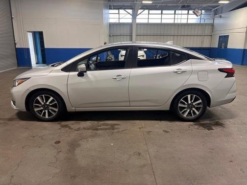 2023 Nissan Versa 1.6 SV