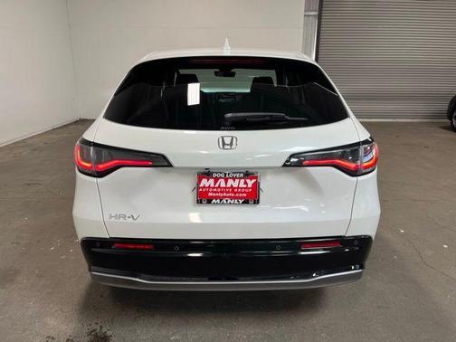 White 2024 Honda HR-V EX-L