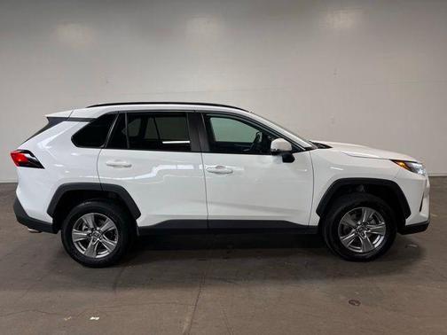 Ice 2024 Toyota RAV4 XLE