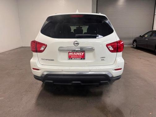 2020 Nissan Pathfinder SL