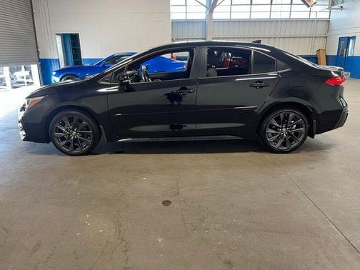 Black 2025 Toyota Corolla Hybrid SE