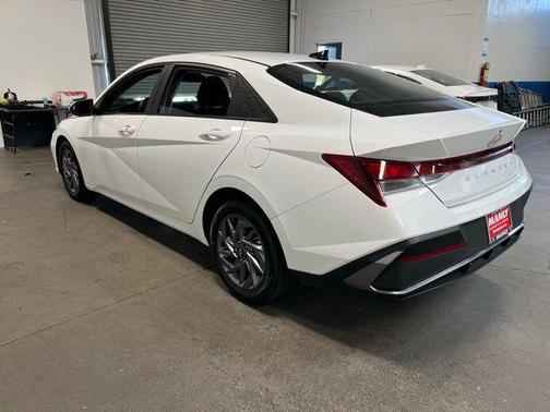 Atlas 2024 Hyundai ELANTRA SEL