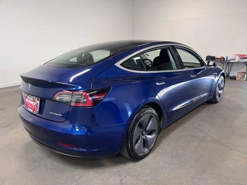 Deep Blue 2019 Tesla Model 3 Long Range