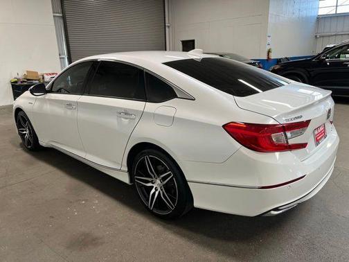 White 2022 Honda Accord Hybrid Touring