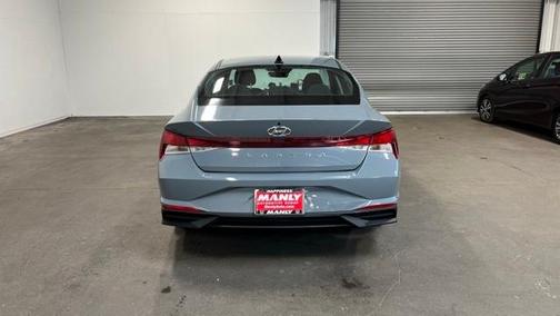 2023 Hyundai ELANTRA SE