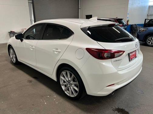 Snowflake White Pearl Metallic 2017 Mazda Mazda3 Grand Touring