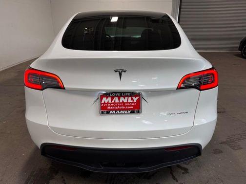 White 2024 Tesla Model Y Long Range