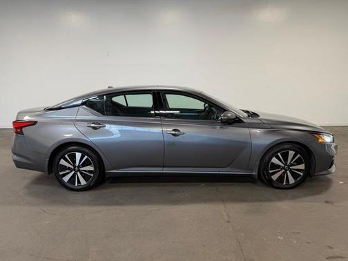 2022 Nissan Altima 2.5 SL
