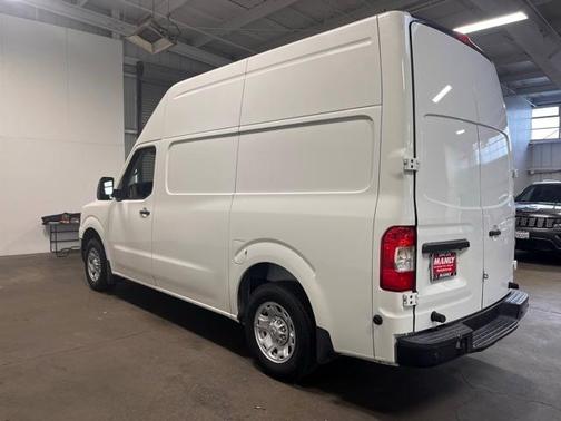 2017 Nissan NV Cargo NV2500 HD SV V6/SV V8