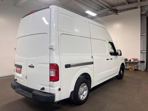2017 Nissan NV Cargo NV2500 HD SV V6/SV V8