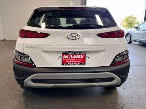 White 2023 Hyundai KONA SE