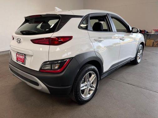 White 2023 Hyundai KONA SE