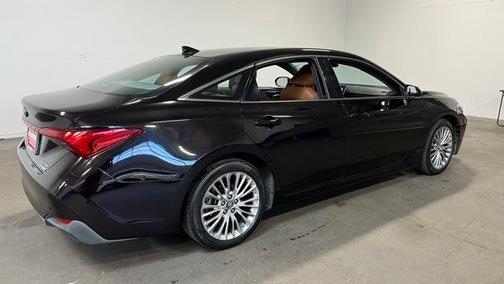 2019 Toyota Avalon Hybrid Limited