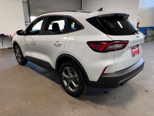 Oxford White 2025 Ford Escape ST-Line Select