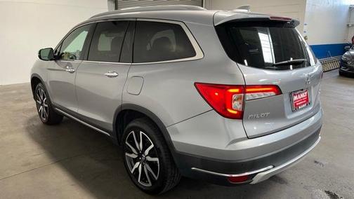 2022 Honda Pilot Touring 8-Passenger