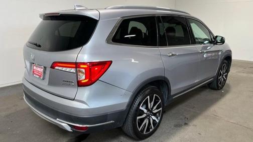 2022 Honda Pilot Touring 8-Passenger