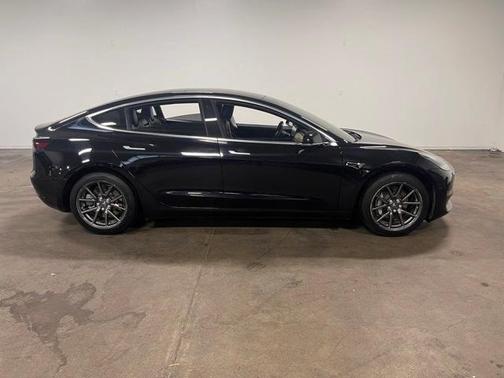 2019 Tesla Model 3 Mid Range
