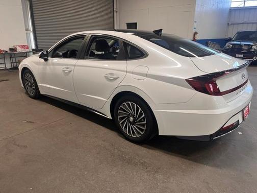 2021 Hyundai SONATA Hybrid Limited