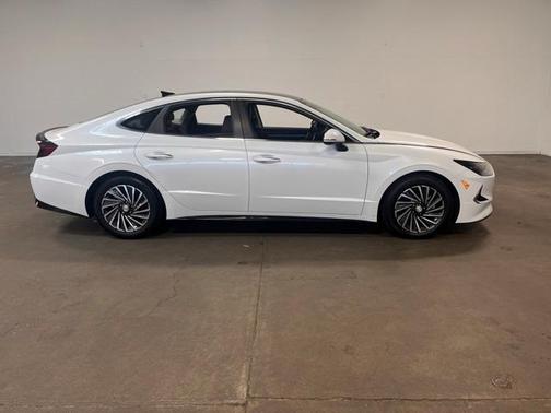 2021 Hyundai SONATA Hybrid Limited