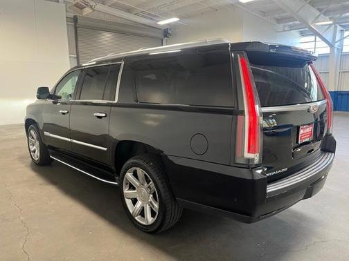 2019 Cadillac Escalade ESV Premium Luxury
