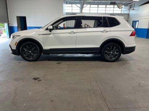 Pure White 2024 Volkswagen Tiguan 2.0T SE