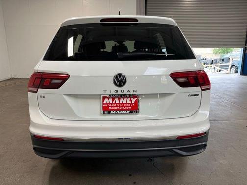 Pure White 2024 Volkswagen Tiguan 2.0T SE