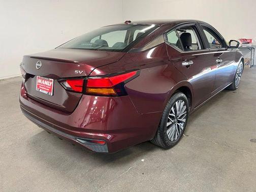 Garnet Pearl 2024 Nissan Altima 2.5 SV