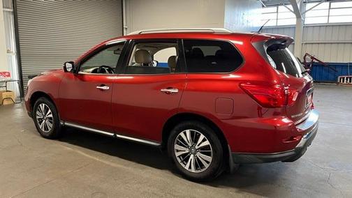2017 Nissan Pathfinder SL